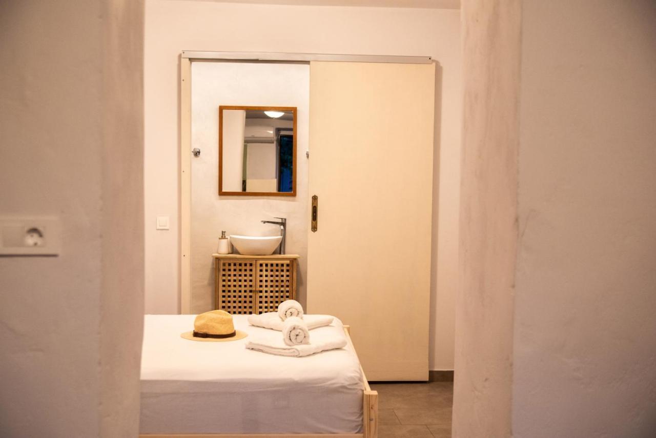Feneri 3 -Cozy Rustic Apt 20' From Elafonisi Beach Perivolia  외부 사진