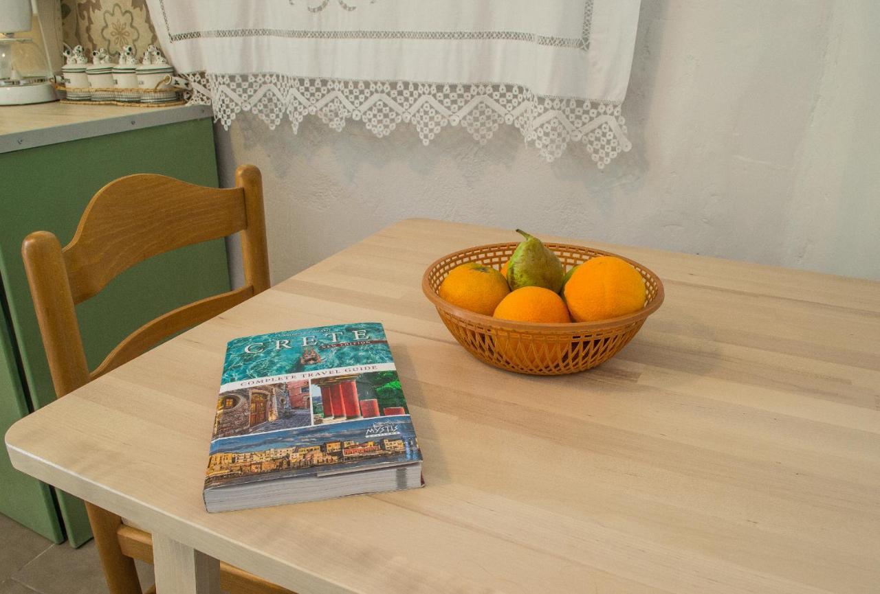Feneri 3 -Cozy Rustic Apt 20' From Elafonisi Beach Perivolia  외부 사진